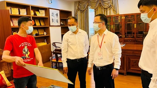 惠安縣委常委、組織部部長洪亞清蒞臨百裕集團(tuán)研發(fā)中心調(diào)研指導(dǎo)工作